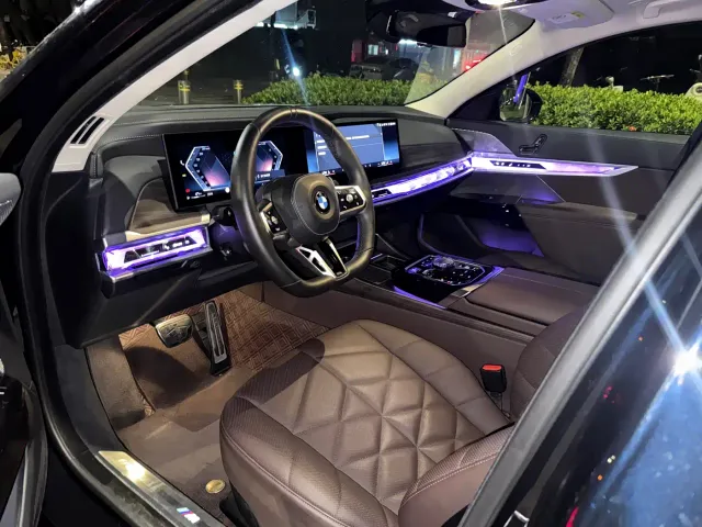 BMW 7 Series — Фото автомобиля 5