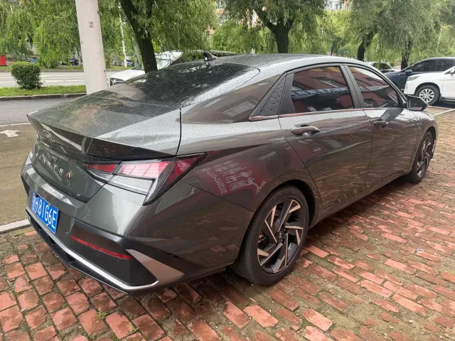 Hyundai Elantra — Фото автомобиля 6