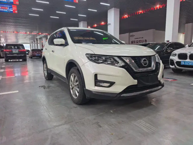 Nissan X-Trail — Фото автомобиля 3