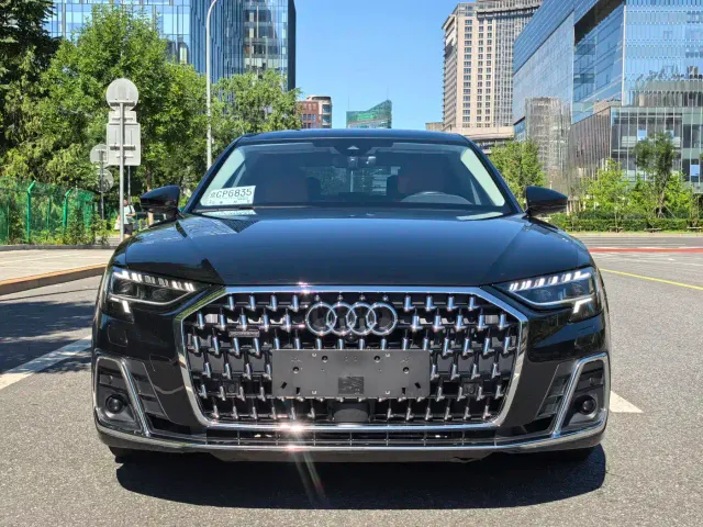 Audi A8 — Фото автомобиля 2