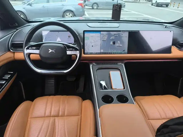 Xpeng G9 — Фото автомобиля 9