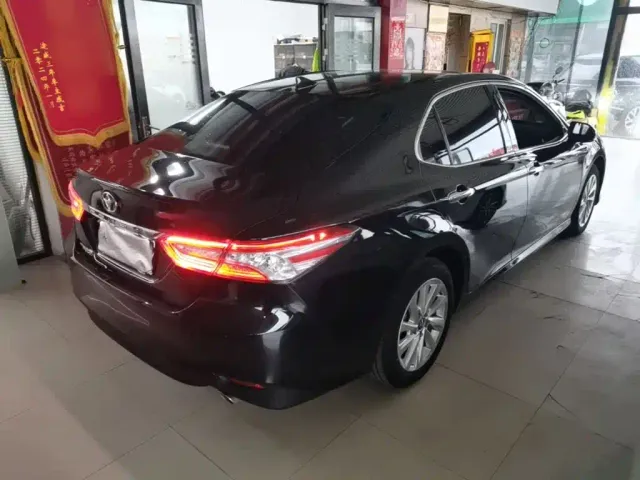 Toyota Camry — Фото автомобиля 6