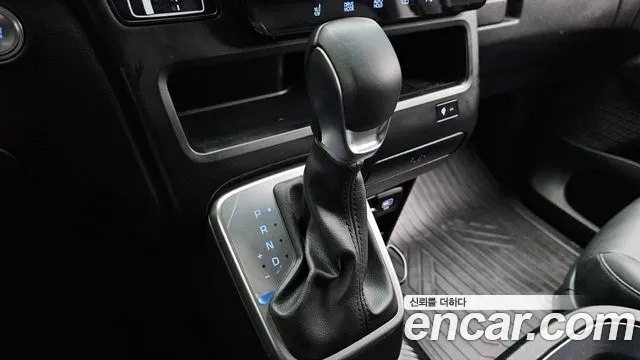 Hyundai Staria Staria L3.5 Карго 5 мест — Фото автомобиля 9