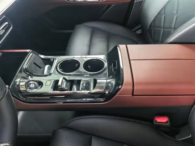 GAC Trumpchi E8 — Фото автомобиля 11