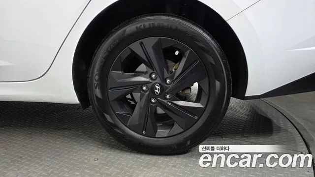 Hyundai Avante — Фото автомобиля 6