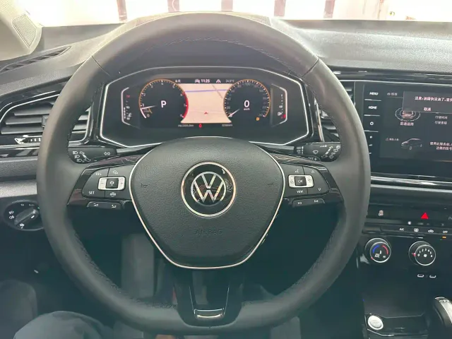 Volkswagen T-Roc — Фото автомобиля 18