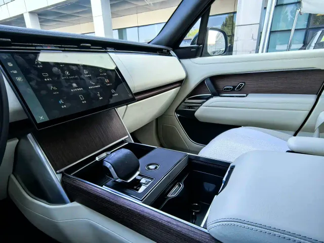 Land Rover Range Rover — Фото автомобиля 14
