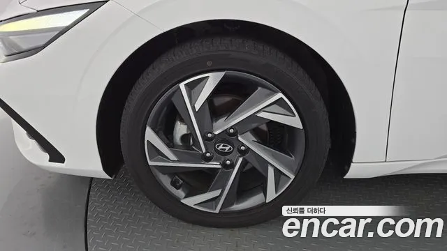 Hyundai Avante CN7 — Фото автомобиля 5