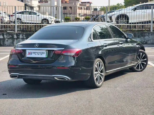 Mercedes-Benz E-Class — Фото автомобиля 16