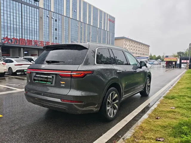 Li Auto ONE — Фото автомобиля 9