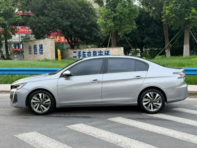 Peugeot 408 — Фото автомобиля 3