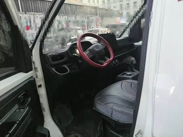 JAC Motors Blue Cat — Фото автомобиля 8