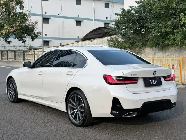 BMW 3 Series — Фото автомобиля 9