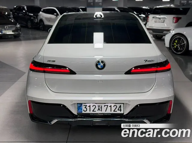 BMW 7 Series G70 — Фото автомобиля 3