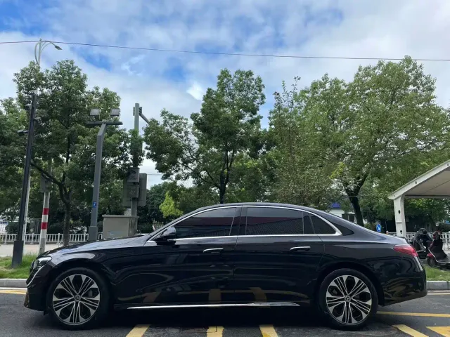 Mercedes-Benz E-Class — Фото автомобиля 9