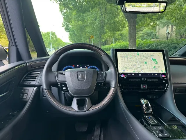 Toyota Vellfire — Фото автомобиля 14