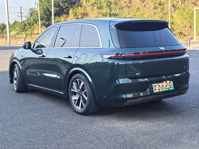 Li Auto Li L8 2023 Pro — Фото автомобиля 6