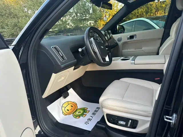Li Auto L7 — Фото автомобиля 10