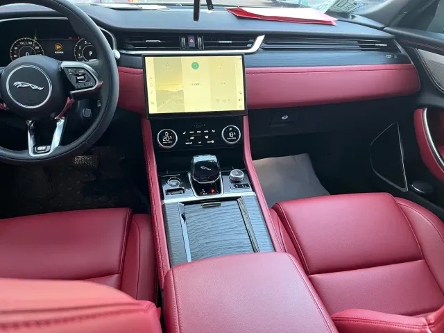Jaguar XFL — Фото автомобиля 19