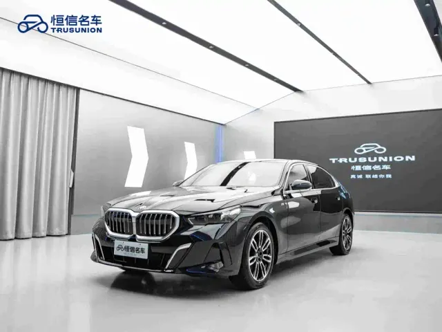 BMW 5 Series — Фото автомобиля 3