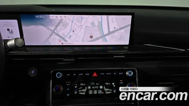 Genesis GV80 — Фото автомобиля 11