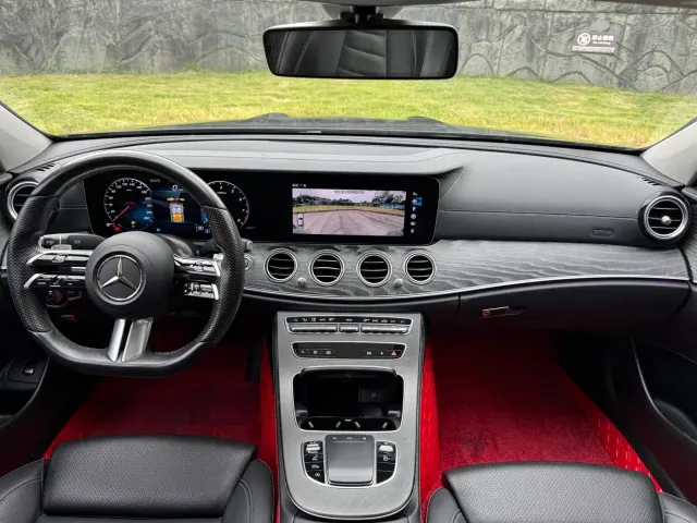 Mercedes-Benz E-Class — Фото автомобиля 8