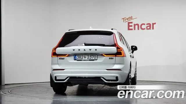 Вольво XC60 — Фото автомобиля 2