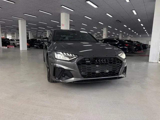 Фотография автомобиля — Audi A4L