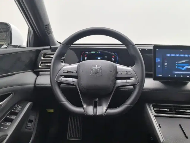 BYD Qin L — Фото автомобиля 11