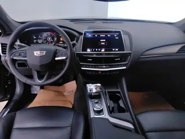 Cadillac CT5 — Фото автомобиля 12