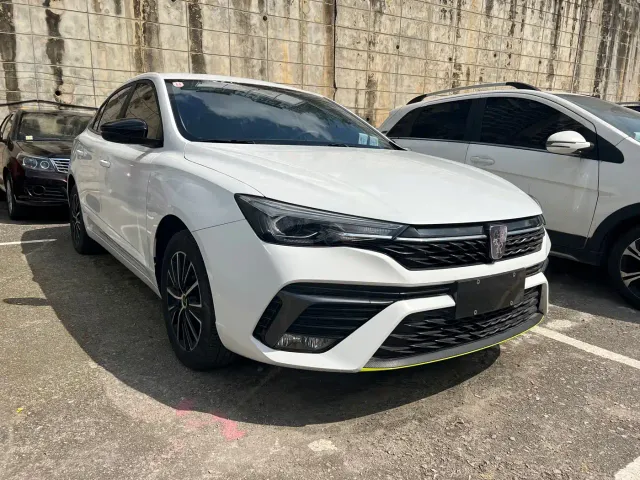 Roewe i5 — Фото автомобиля 3