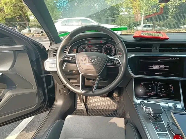 Audi A6L — Фото автомобиля 10