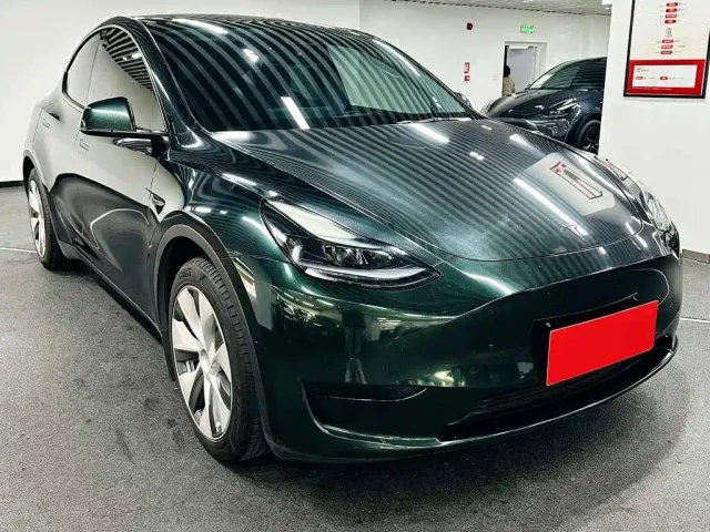 Tesla Model Y — Фото автомобиля 3