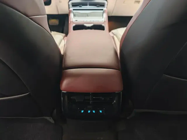 BYD Seal 07 DM-i — Фото автомобиля 12