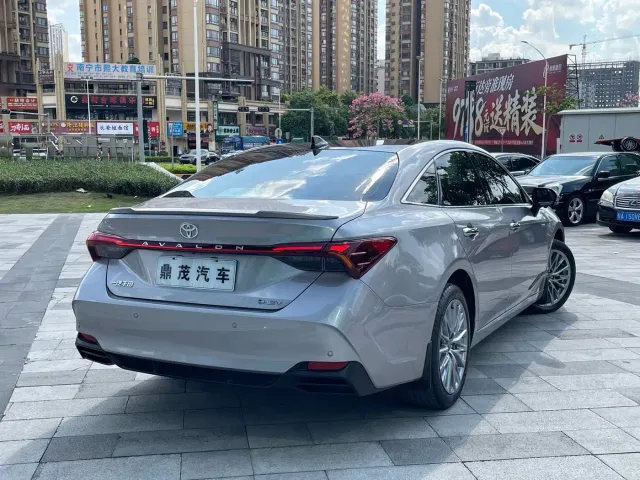Toyota Avalon — Фото автомобиля 7