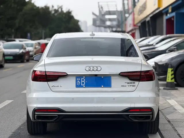 Audi A4L — Фото автомобиля 4