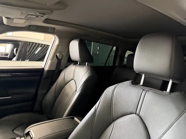 Toyota Highlander — Фото автомобиля 13