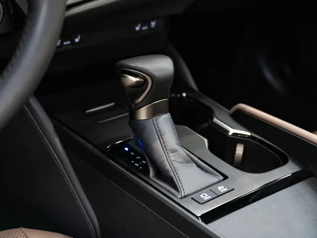 Lexus ES — Фото автомобиля 15
