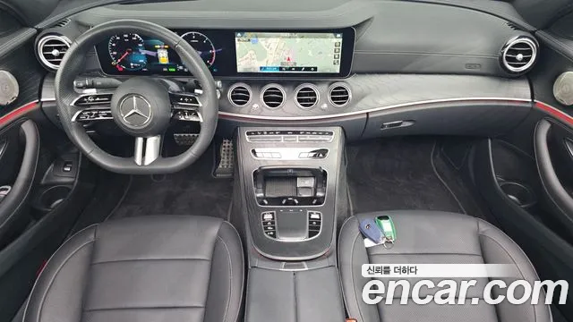 Mercedes-Benz E-Class — Фото автомобиля 4