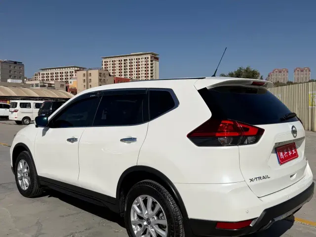 Nissan X-Trail — Фото автомобиля 6