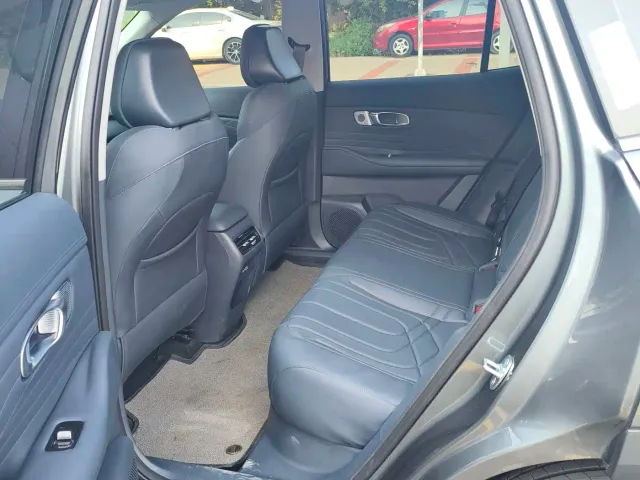 Geely Galaxy Starship 7 EM-i — Фото автомобиля 6
