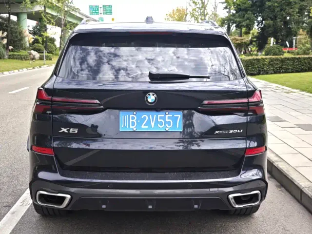 BMW X5 — Фото автомобиля 9