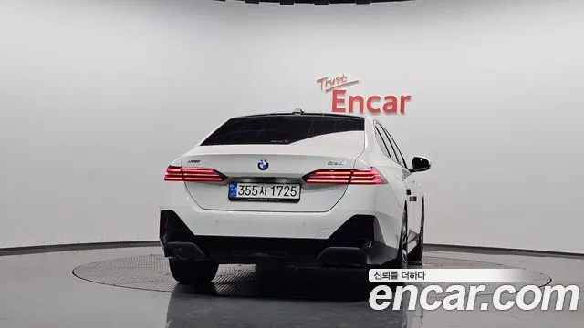 BMW 5-Series 5 серия (G60) 530i xDrive M Sport — Фото автомобиля 3