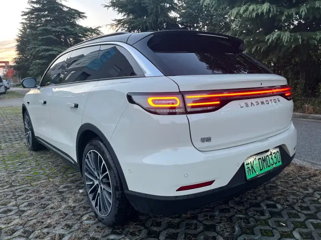 Leapmotor C11 — Фото автомобиля 4