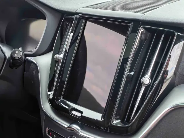 Volvo XC60 — Фото автомобиля 11