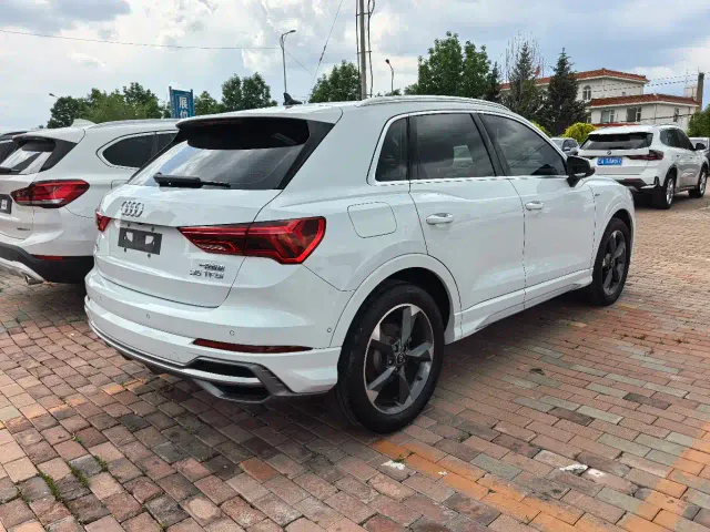 Audi Q3 — Фото автомобиля 4