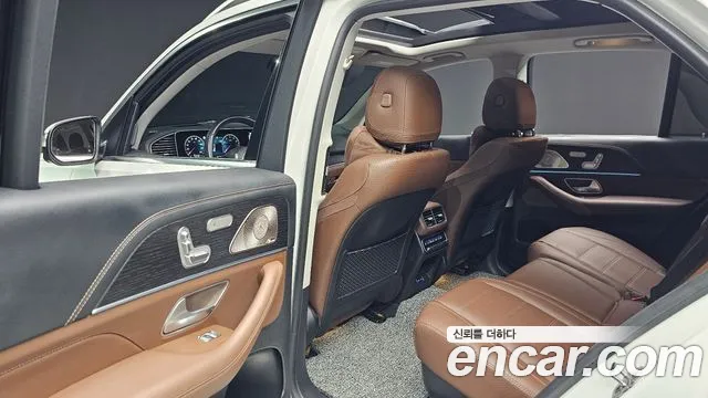 Mercedes-Benz GLE-Class — Фото автомобиля 13