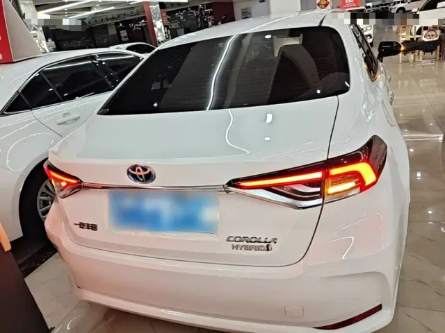 Toyota Corolla — Фото автомобиля 5