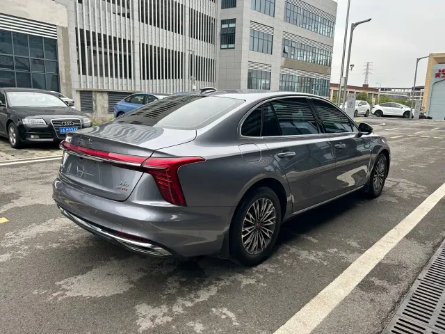 Hongqi H5 — Фото автомобиля 12