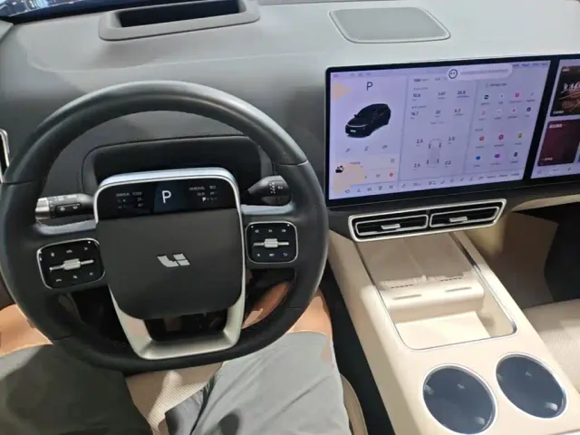 Li Auto L7 — Фото автомобиля 9